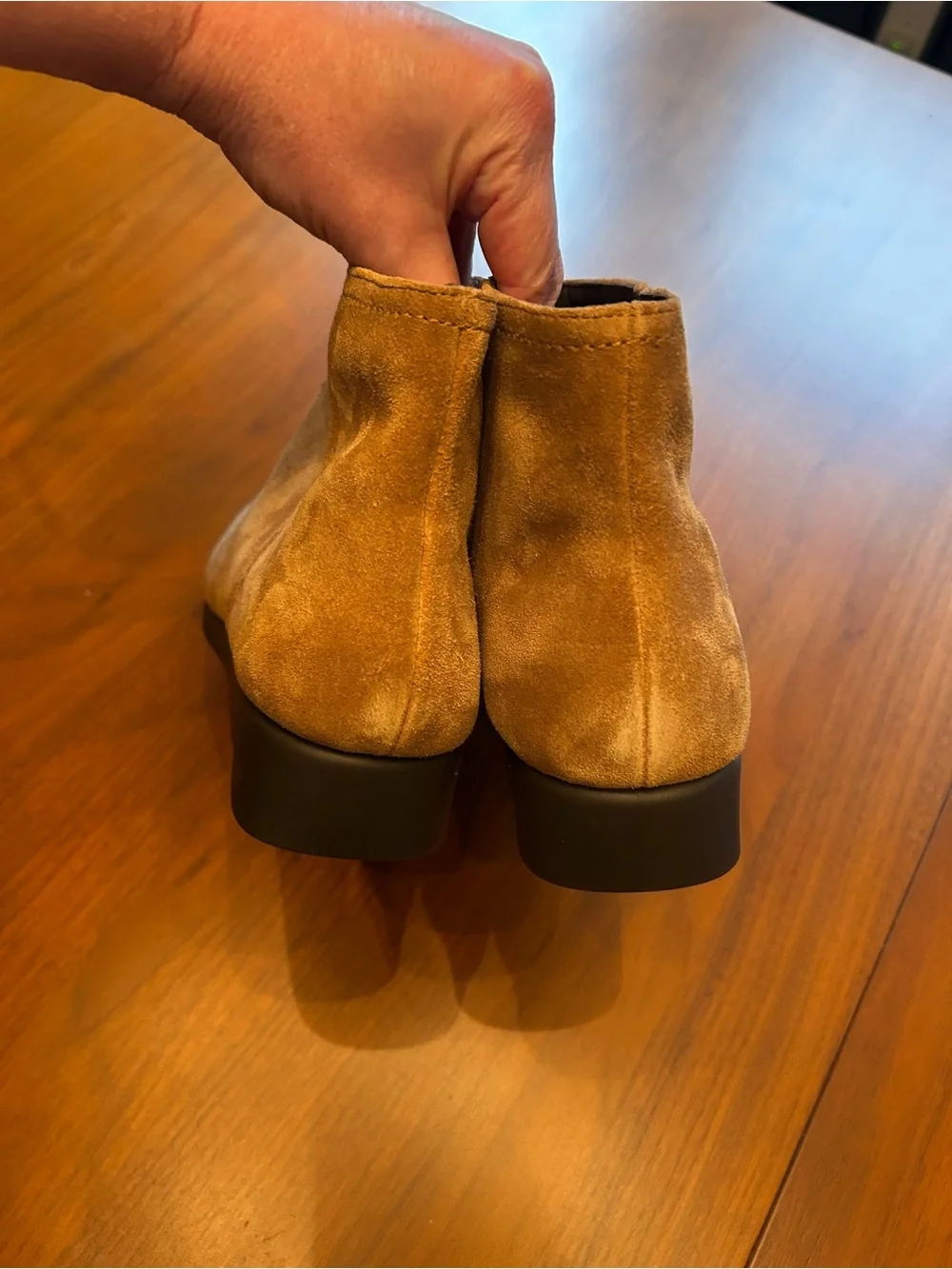 AEROSOLES classic suede